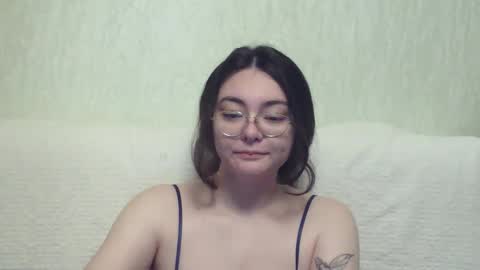 Snapshot of missis_mona chatting on 12.23.24 missis mona online show from 12.23.24