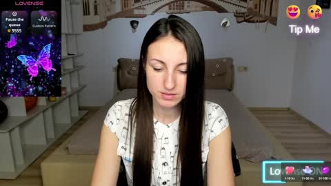 Snapshot of missis_sofiia chatting on 12.13.24 Sofia online show from 12.13.24
