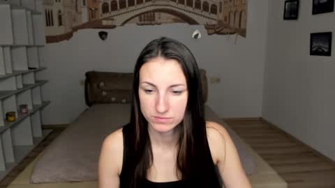 Snapshot of missis_sofiia chatting on 12.14.24 Sofia online show from 12.14.24