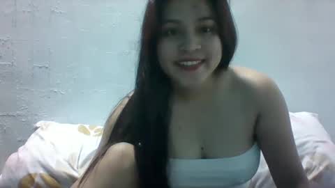 Snapshot of misskitty2xxx chatting on 12.06.24 Merry online show from 12.06.24