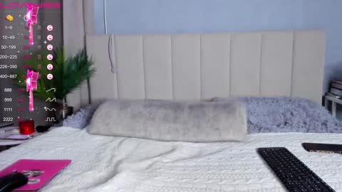 Snapshot of missmiatv chatting on 12.18.24 missmiatv online show from 12.18.24
