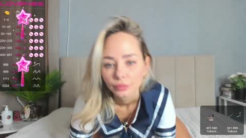 Snapshot of missmiatv chatting on 02.05.25 missmiatv online show from 02.05.25