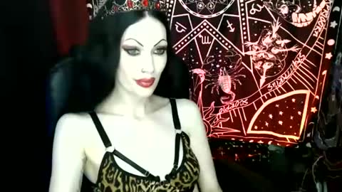 Snapshot of missmoondoll chatting on 12.08.24 MissMoonDoll online show from 12.08.24