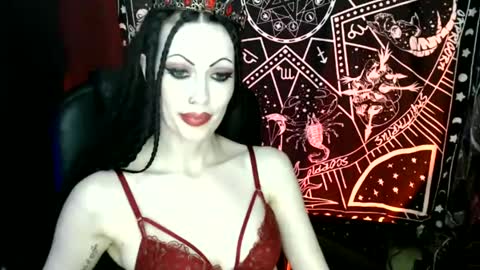 Snapshot of missmoondoll chatting on 12.14.24 MissMoonDoll online show from 12.14.24