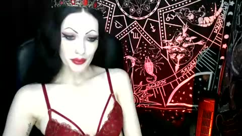 Snapshot of missmoondoll chatting on 01.08.25 MissMoonDoll online show from 01.08.25