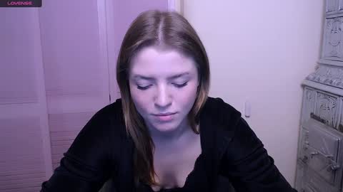 Snapshot of missoliviaa_ chatting on 12.17.24 Olivia online show from 12.17.24
