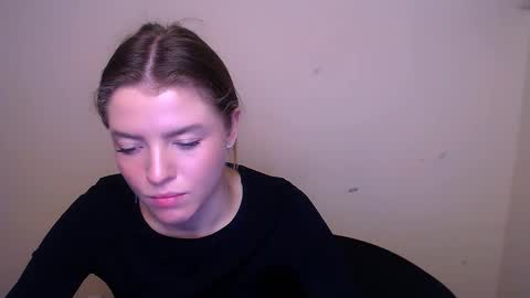 Snapshot of missoliviaa_ chatting on 02.12.25 Olivia online show from 02.12.25