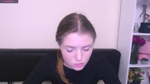 Snapshot of missoliviaa_ chatting on 02.14.25 Olivia online show from 02.14.25