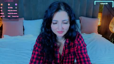 Snapshot of missrossi chatting on 10.31.25 missrossi online show from 10.31.25