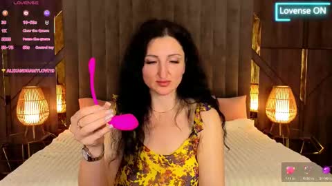 Snapshot of missrossi chatting on 11.20.25 missrossi online show from 11.20.25