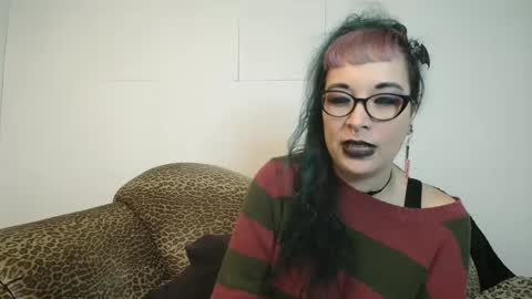 Snapshot of missy_dee chatting on 12.14.24 Missy Dee online show from 12.14.24