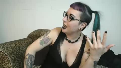 Snapshot of missy_dee chatting on 02.05.25 Missy Dee online show from 02.05.25