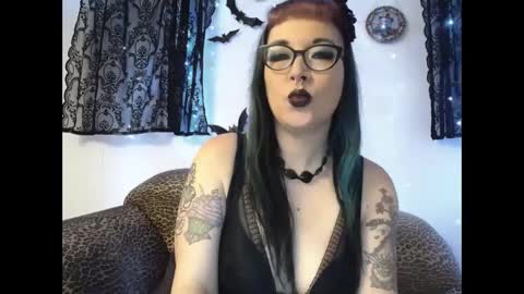 Snapshot of missy_dee chatting on 02.26.25 Missy Dee online show from 02.26.25
