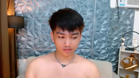 Snapshot of mister_officer chatting on 02.20.25 SAINT SACHI will make your day online show from 02.20.25