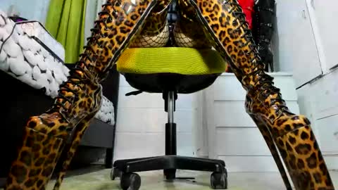 Snapshot of mistresstiffany69 chatting on 09.18.25 Tiffany online show from 09.18.25