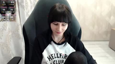 Snapshot of misty_dark chatting on 10.10.25 misty_dark online show from 10.10.25