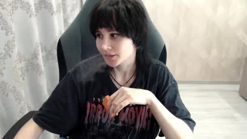 Snapshot of misty_dark chatting on 10.14.25 misty_dark online show from 10.14.25
