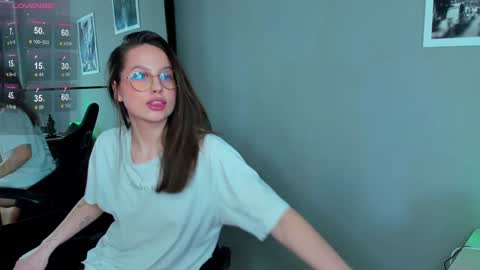 Mia 3 online show from 01.06.25