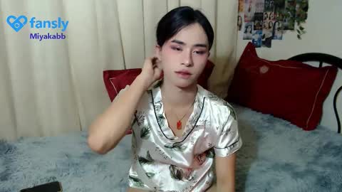 Miyakabebe online show from 11.14.25