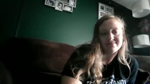 Snapshot of miztrezk chatting on 09.08.25 miztrezk online show from 09.08.25