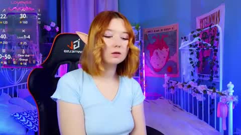 Snapshot of mizukinoyoru chatting on 02.28.25 Mizuki online show from 02.28.25