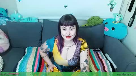 Snapshot of mizz_fieldss chatting on 10.03.25 Elizabxth Fields online show from 10.03.25