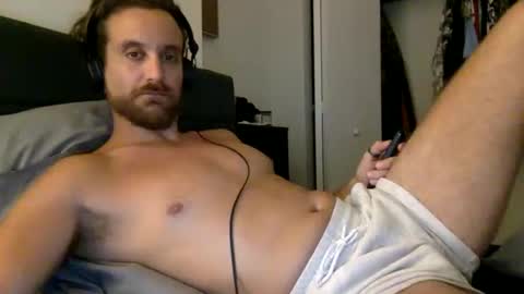 Snapshot of mkmarkets chatting on 10.15.25 Hrny Lat  .. online show from 10.15.25