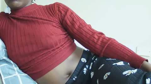 Snapshot of mlle_kali chatting on 10.07.25 Mlle Kali online show from 10.07.25