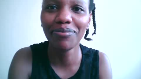 Snapshot of mlle_kali chatting on 10.10.25 Mlle Kali online show from 10.10.25