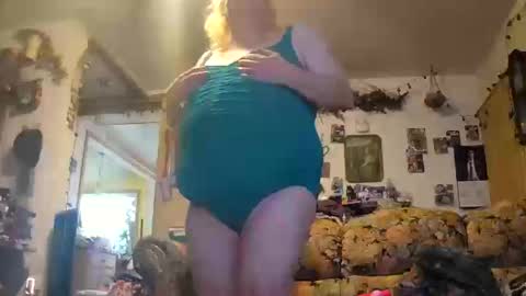 Snapshot of mmcdonoughm chatting on 10.17.25 Mmcdonoughm online show from 10.17.25