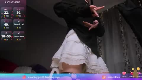 Snapshot of moana_meow chatting on 10.22.25 Moana meow online show from 10.22.25