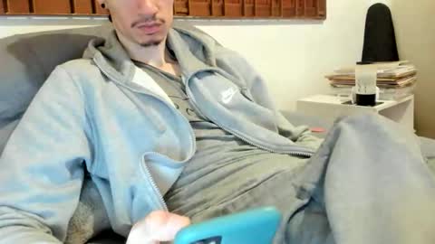 Snapshot of moderdelier chatting on 09.26.25 DigBreed online show from 09.26.25