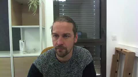 Snapshot of moi9876543210 chatting on 01.21.25 Julien online show from 01.21.25