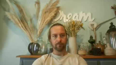 Snapshot of moi9876543210 chatting on 09.19.25 Julien online show from 09.19.25