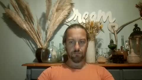 Snapshot of moi9876543210 chatting on 09.19.25 Julien online show from 09.19.25