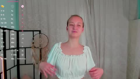 Snapshot of moiraalsbrook chatting on 10.24.25 Diana online show from 10.24.25