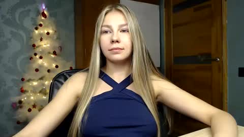 Snapshot of molli_and_tom chatting on 01.25.25 Bitcoin 1P8NuZxsaNsQTx7wJJJ7Ao1mic4nvJPVLC online show from 01.25.25