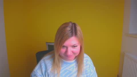 Snapshot of molly_moree chatting on 01.12.25 Molly online show from 01.12.25