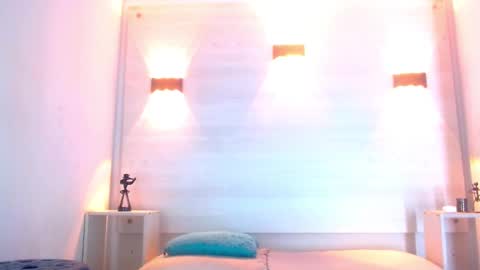 Molly Spears online show from 03.12.25