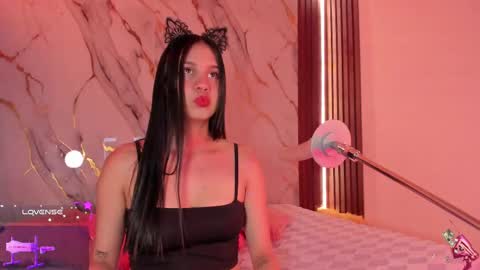 Snapshot of mollylewis18 chatting on 09.29.25 New girl Emily Valentina Michelle online show from 09.29.25