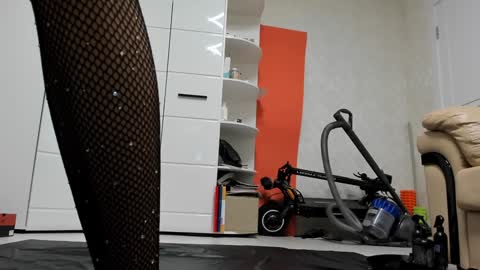 Snapshot of mollystory chatting on 02.08.25 AngelMomm online show from 02.08.25