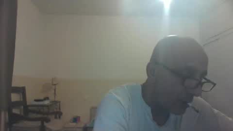 Snapshot of moment71200 chatting on 12.31.24 moment71200 online show from 12.31.24