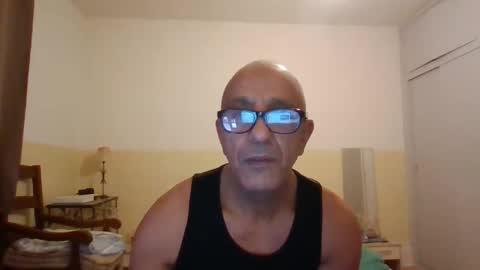 Snapshot of moment71200 chatting on 11.17.25 moment71200 online show from 11.17.25