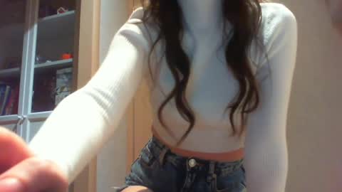 Snapshot of momentbeforedown chatting on 12.22.24 Hailey online show from 12.22.24