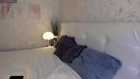 mon1ca_jones online show from 11.18.25