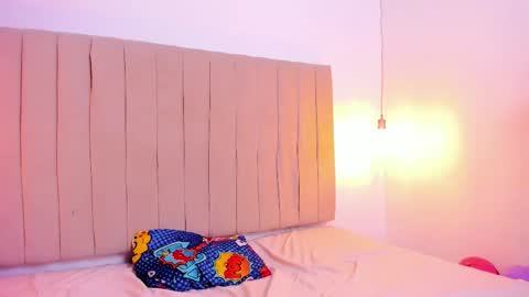 Snapshot of mon_cerrat chatting on 12.03.25 mon cerrat online show from 12.03.25