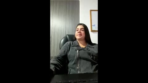 Snapshot of mona28__ chatting on 09.22.25 Mona online show from 09.22.25