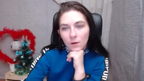 Snapshot of monakali chatting on 12.23.24 monakali online show from 12.23.24