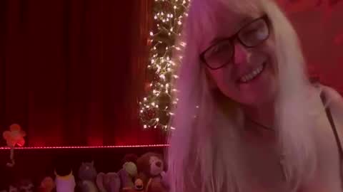 Snapshot of monicutex chatting on 01.01.25 Monika online show from 01.01.25