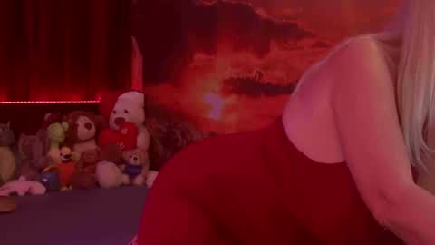 Snapshot of monicutex chatting on 01.16.25 Monika online show from 01.16.25